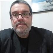 Profesor de historia realiza clases desde séptimo año básico hasta cuarto medio, incluyendo todos los electivos del área